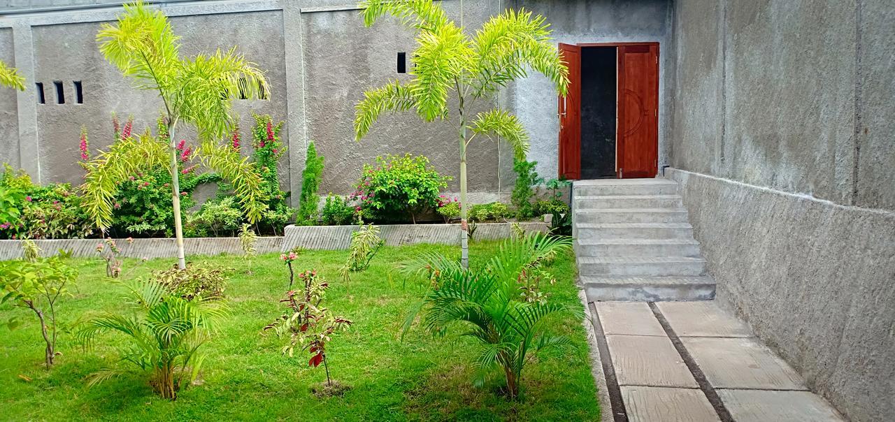 Green Rinjani Guest Houst Hotel Сенару Екстериор снимка